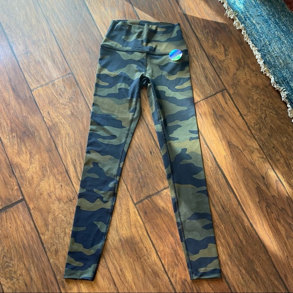 New VS PINK High Waist Camoflauge Camo Leggings Yoga Pants XS - Picture 2 of 6